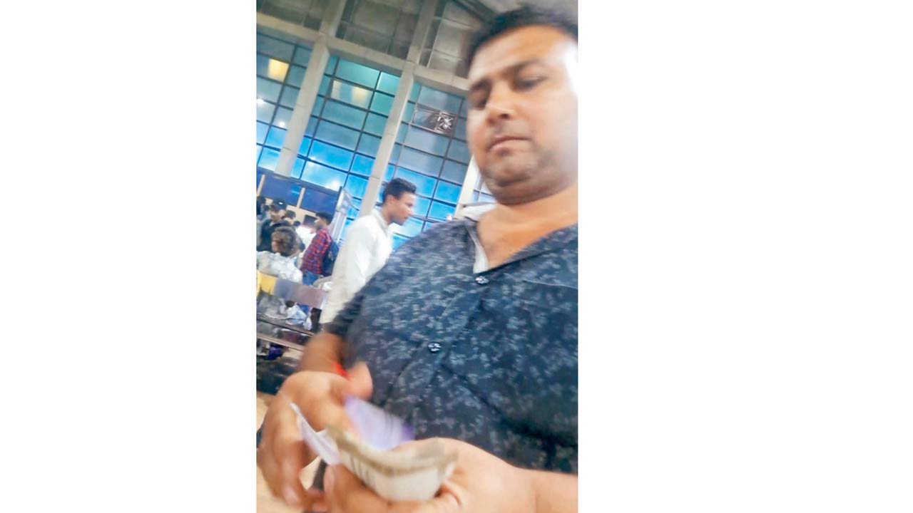 One of the touts bypassed the queue, approached counter number 4, and obtained three tickets for the reporters within a minute. Upon inspecting the tickets, the reporters noticed the printed price was R415. When questioned about the R700 charge, a tout explained that they paid R100 to the ticket counter staff and kept the rest as their income. The tout assured the reporters that they would have first priority in the queue at platforms 2-3 for boarding the general compartment. He also promised that a colleague would meet them there at 11 pm to assist with boarding and securing seats.