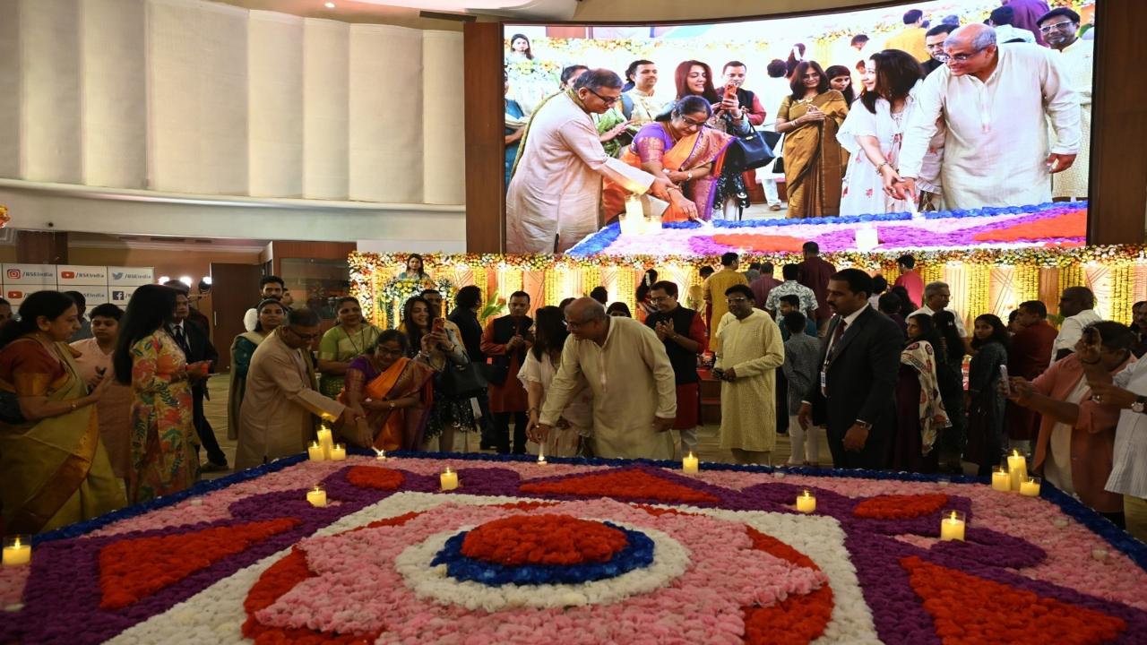 The investors were hoping for some cheer on the day of Lakshmi Pooja as the BSE Sensex tumbled 553.12 points, or 0.69 per cent, while NSE Nifty fell 135.50 points, or 0.56 per cent on Thursday
