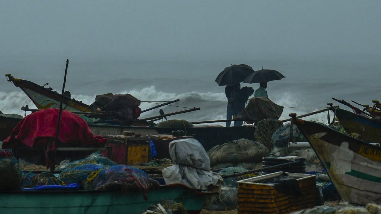 Authorities have declared a holiday for schools and colleges in nine districts, including Villupuram, Tiruvallur, Cuddalore, Thanjavur, Tiruvarur, Nagapattinam, Mayiladuthurai, Ramanathapuram, and Trichy, due to heavy rains in Tamil Nadu on Wednesday. Schools in Chennai, Kanchipuram, Chengalpet, Ariyalur, Sivagangai, and Pudukottai will also remain closed on Wednesday