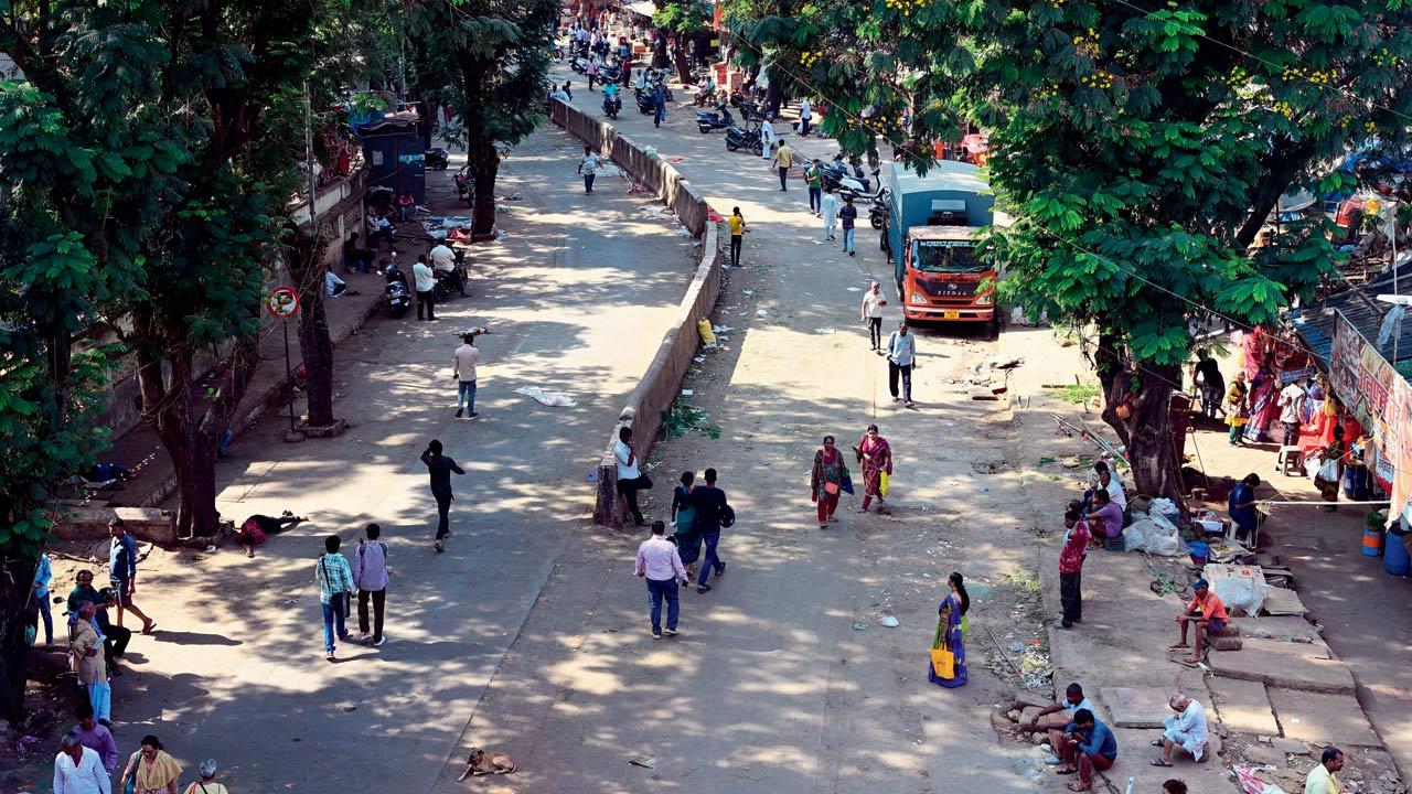 Nov 29: The stretch, which has been cleared by the authorities. Pic/Nimesh Dave 