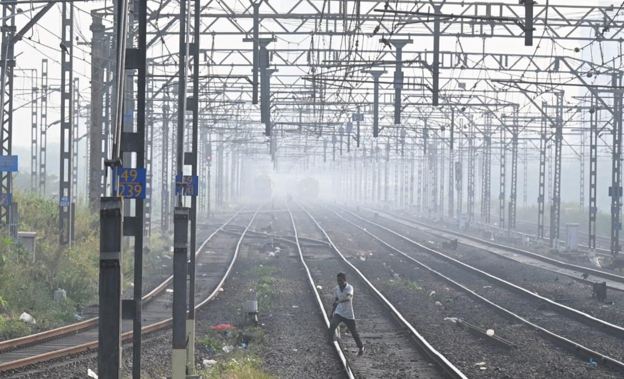 On Wednesday, Mumbaikars woke up to cooler weather and hazy skies, creating a calm, atmospheric start to the day