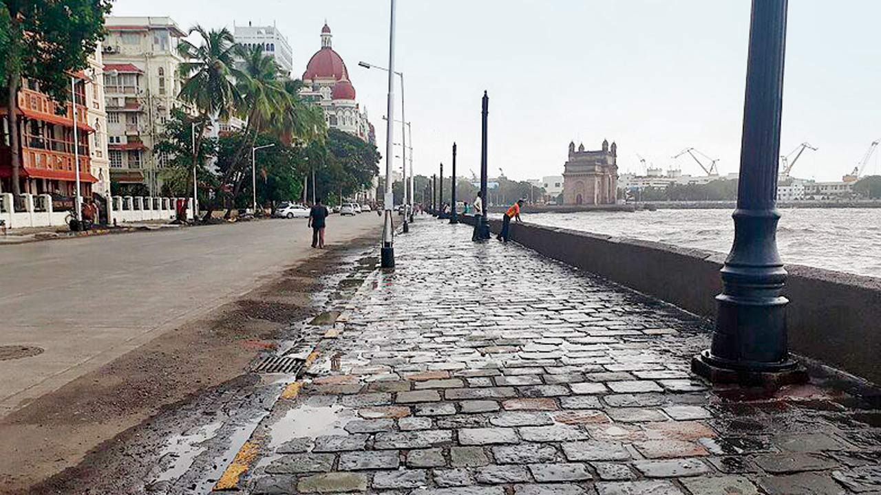 A view of Gateway of India and  The Taj Mahal Palace hotel