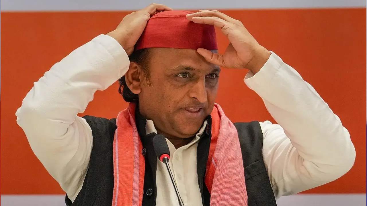 BJP, its allies distancing themselves from Adityanath's 'Batoge toh katoge' slogan: Akhilesh Yadav