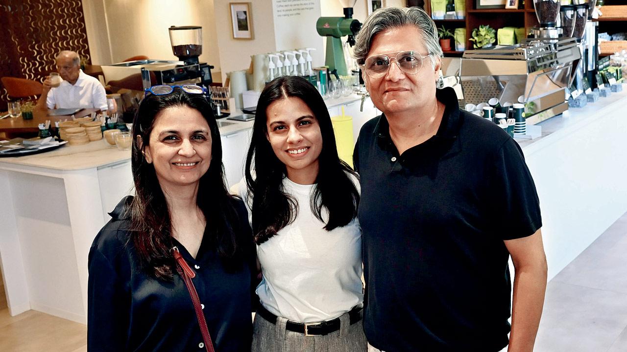 Yahvi Mariwala with her parents, Farida and Shyam. PIC/ANURAG AHIRE
