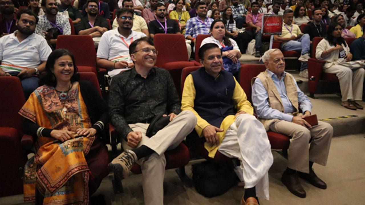 A unique 15-day train journey Jagriti Yatra 2024 commences from Mumbai