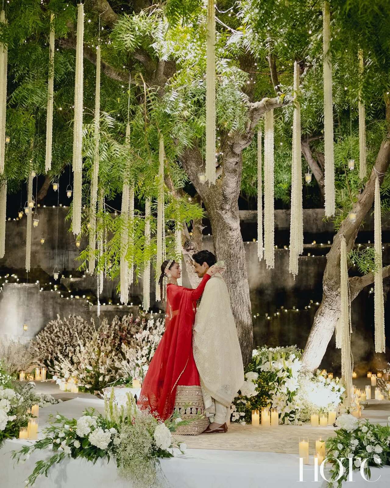 The couple exchanged wedding vows again at Alila Fort Bishangarh in Rajasthan. 