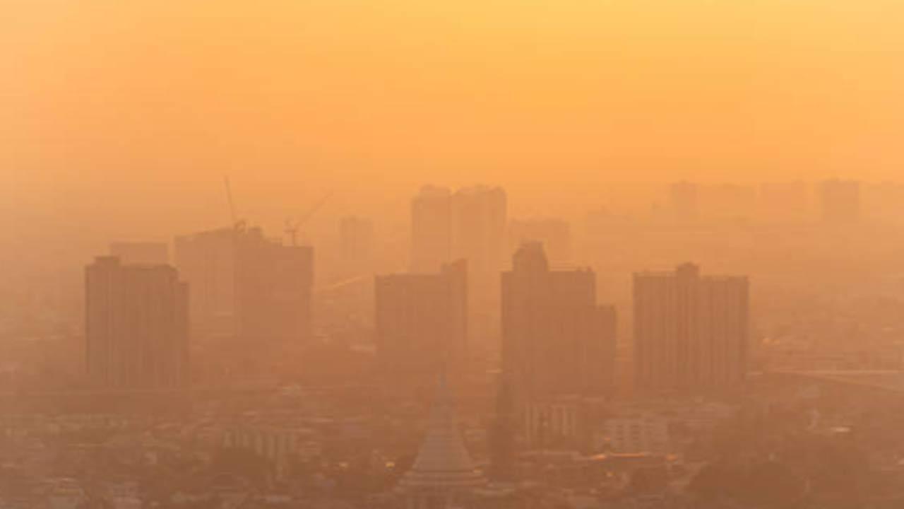 Delhi air pollution: Air quality slips back to 'severe' with AQI at 420