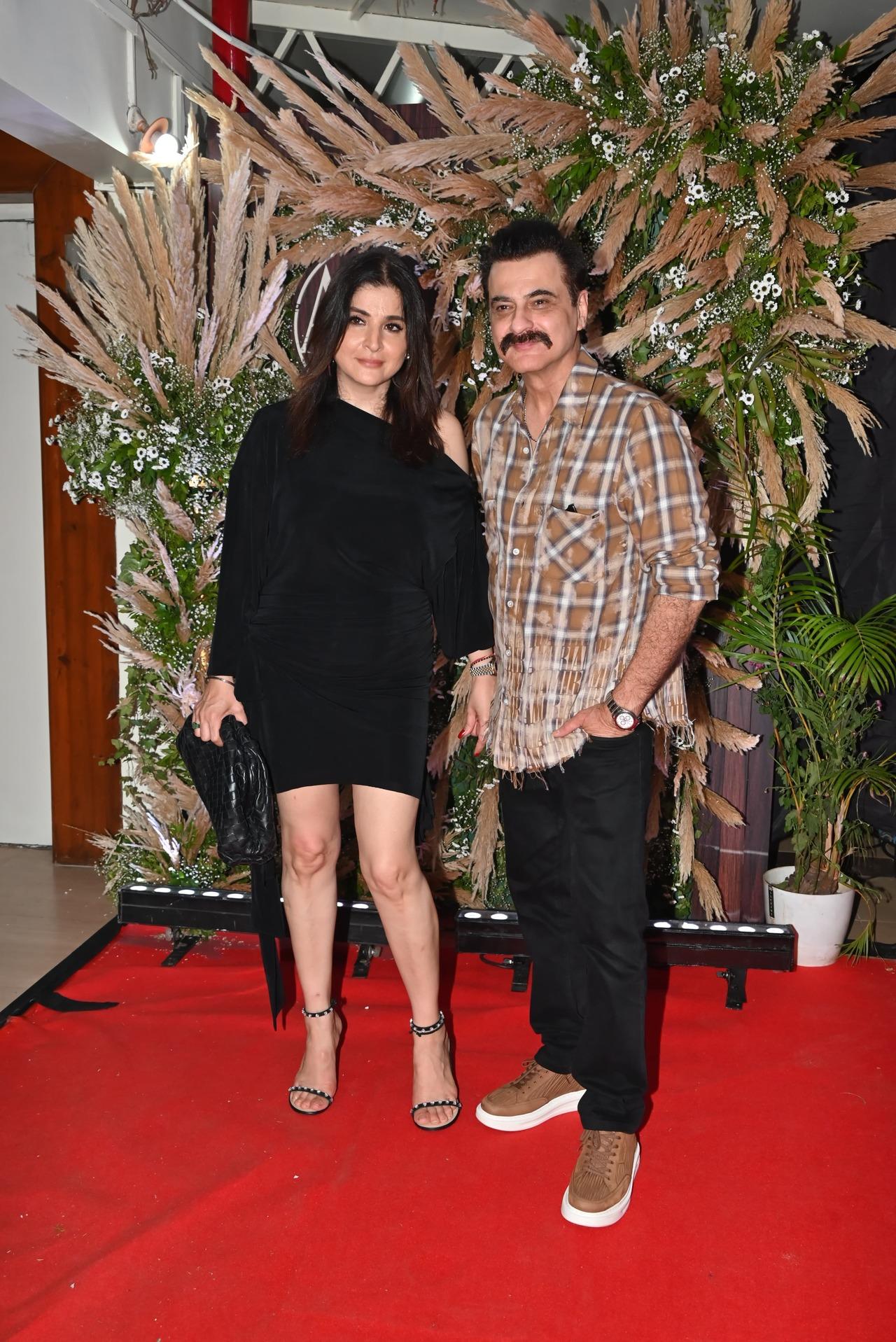 Fabulous Lives Vs Bollywood Wives star Maheep Kapoor arrived with husband Sanjay Kapoor.