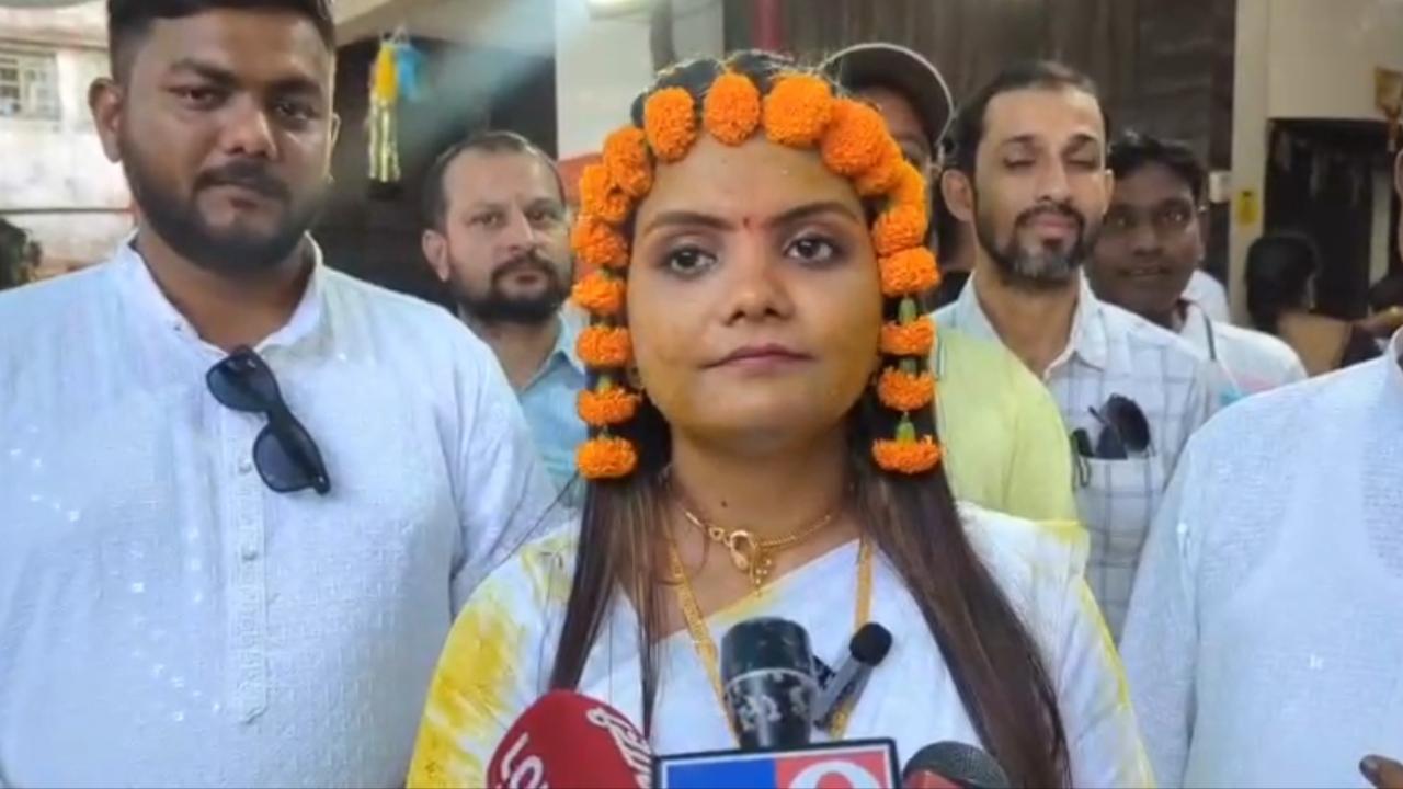 Maharashtra polls: Bride-to-be reaches polling booth in Virar amid haldi ceremony to cast her vote