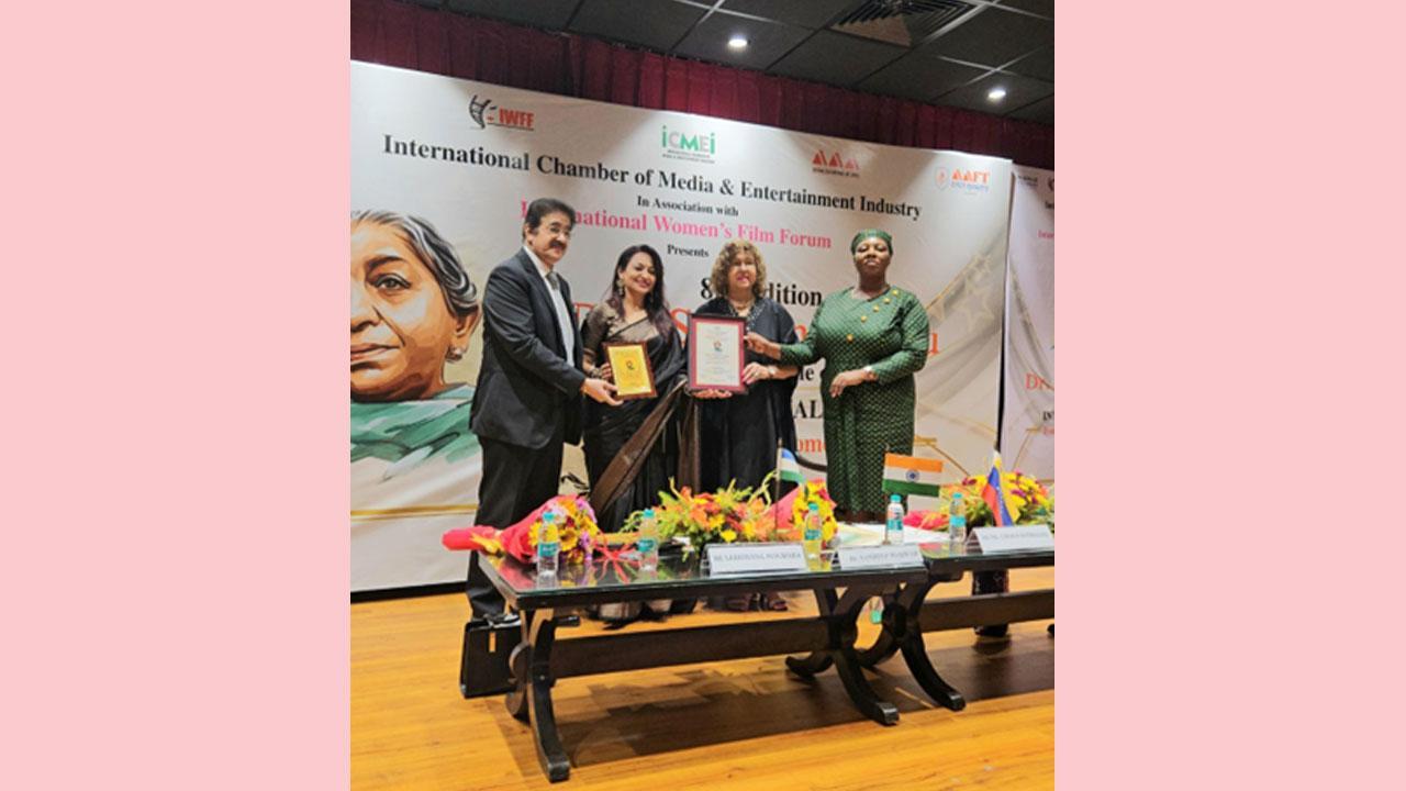 Multi-faceted artist Trupti Bhoir felicitated with Sarojini Naidu international Award