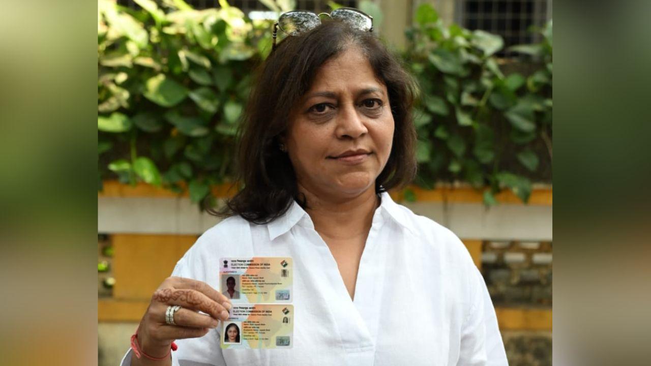 Voter Dipti Jayesh Shah, resident of Juhu with double voting cards and was also not allowed to vote in the Lok Sabha elections at Jamnabai Narsee school, Juhu. (Pic courtesy: Anurag Ahire)