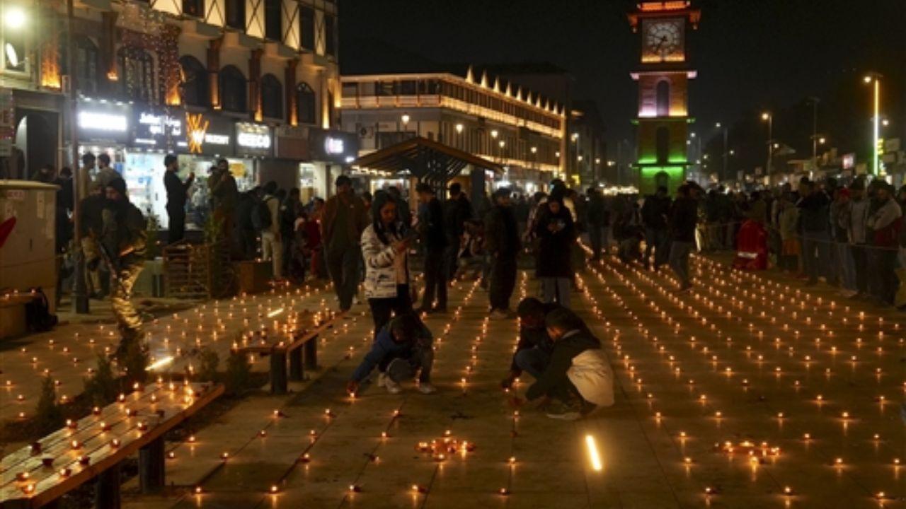 Security was enhanced around Lal Chowk to ensure the Diwali celebrations proceeded smoothly, reflecting a new era of peace and safety in the region.