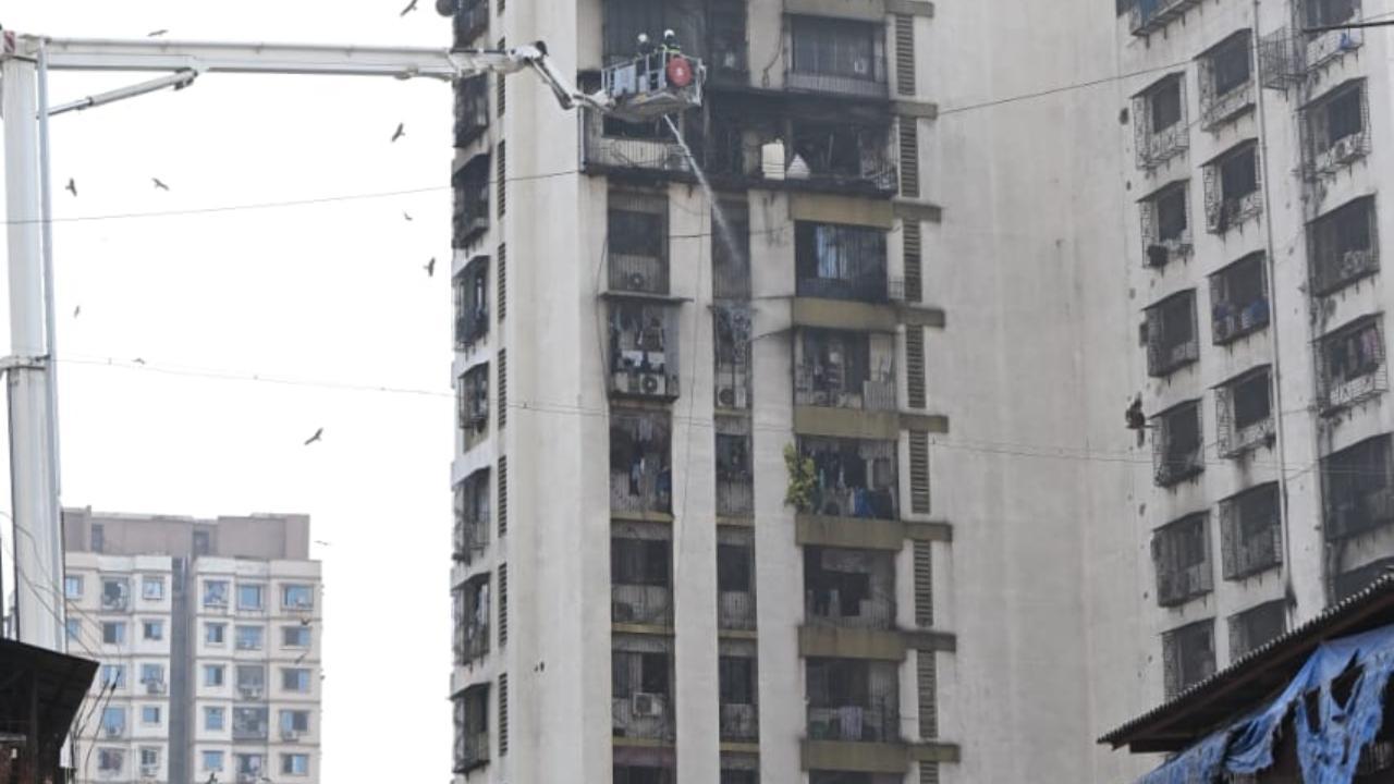 After receiving the information, Mumbai Fire Brigade officials rushed to the spot and launched a fire-fighting operation. Pics/Satej Shinde