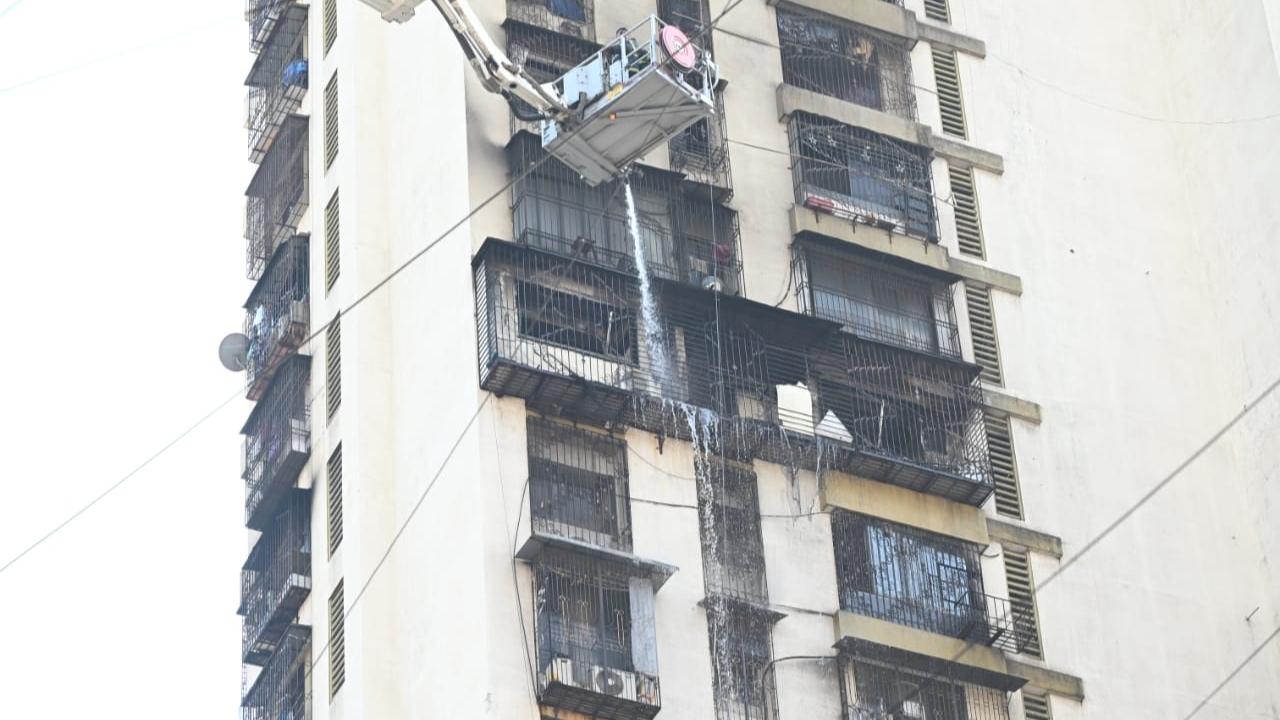 According to MFB officials, multiple firefighting units were dispatched to the scene, including four fire engines, three jumbo tankers, one aerial water tower tender (AWTT), a high-pressure pump (HP), a hydraulic rescue fire-fighting vehicle (HRFFV), a turntable ladder (TTL), and one breathing apparatus vehicle (BAV). The fire was officially declared Level-3 at 2:04 pm