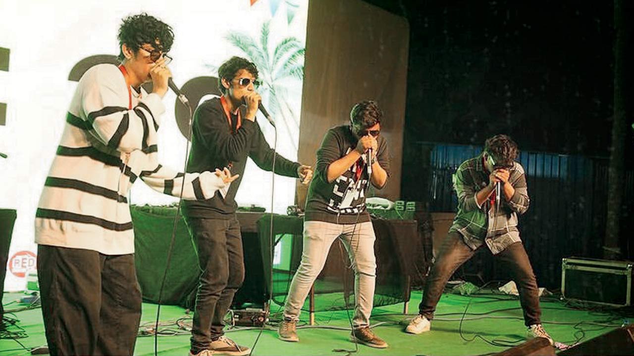 The crew performs during the qualifiers