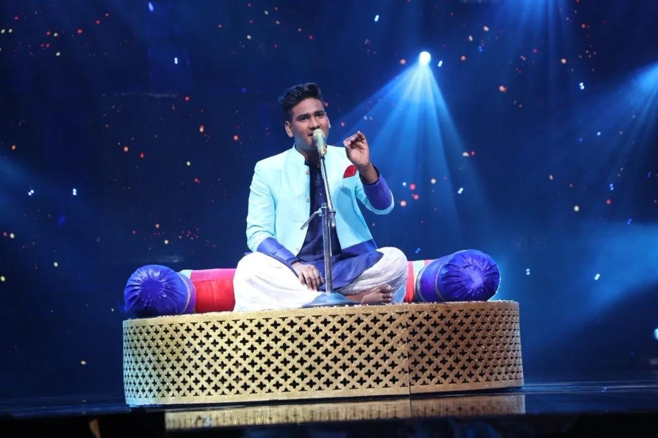 Sunny Hindustani -Indian Idol 11
To earn, he would polish shoes at Bathinda junction after he lost his father at an early age However, Indian Idol changed his life for the better. During the show, he received a few offers from other music composers to playback for them in their upcoming films