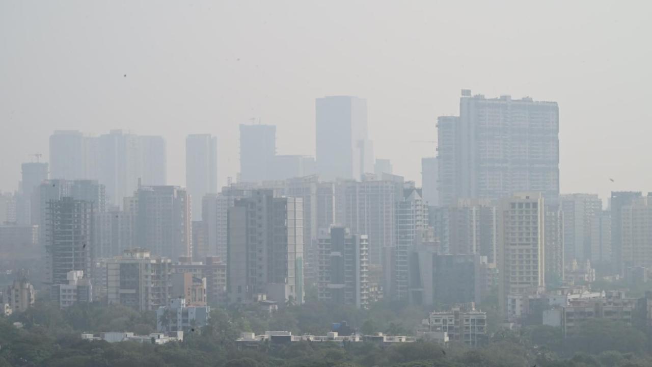 The deteriorating air quality is linked to the winter season, which often traps pollutants close to the ground.