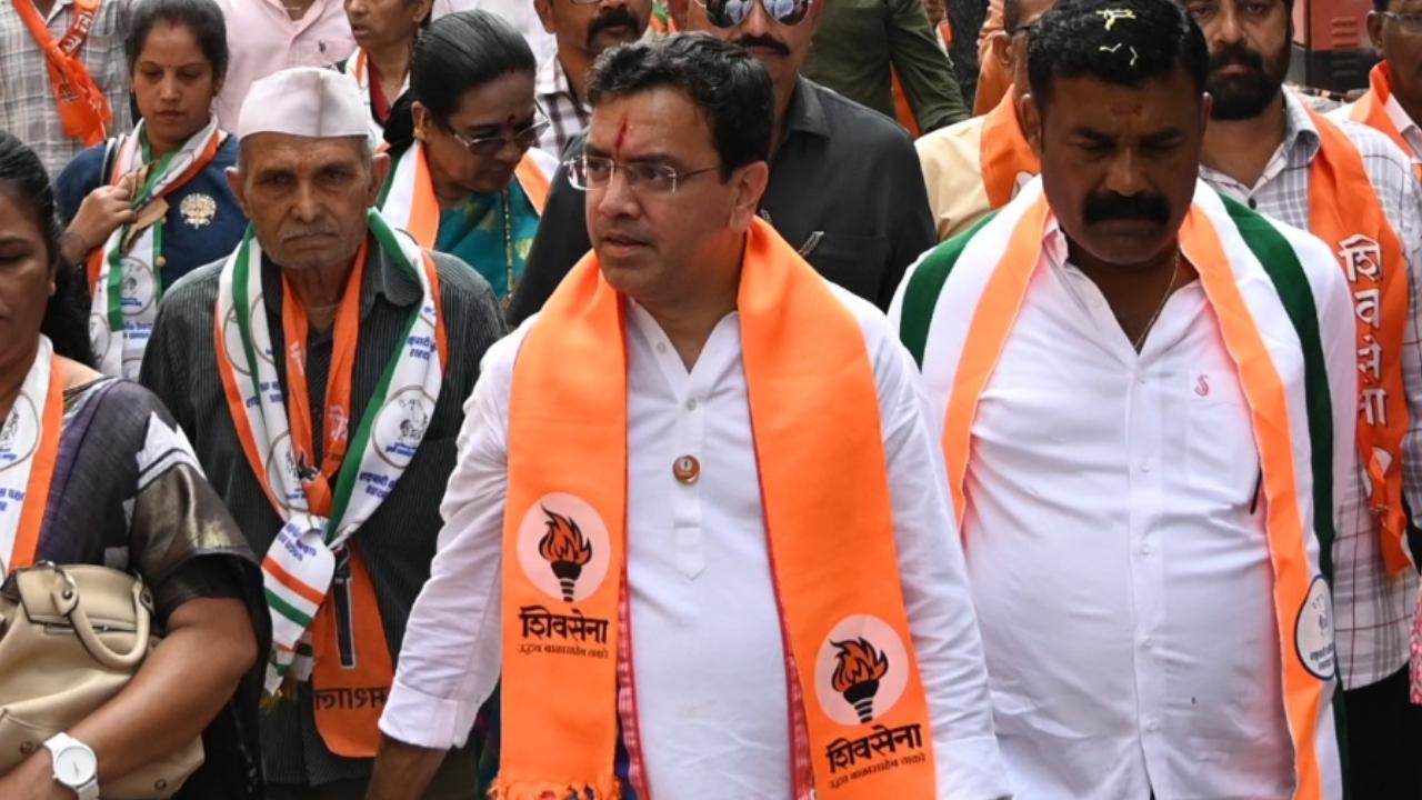 Sena (UBT) candidate Kedar Dighe booked for alleged possession of cash, alcohol