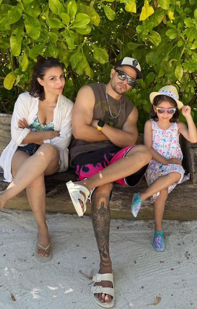 Soha Ali Khan, along with her husband Kunal Kemmu and daughter Inaaya jetted off to the Maldives for some family time. 