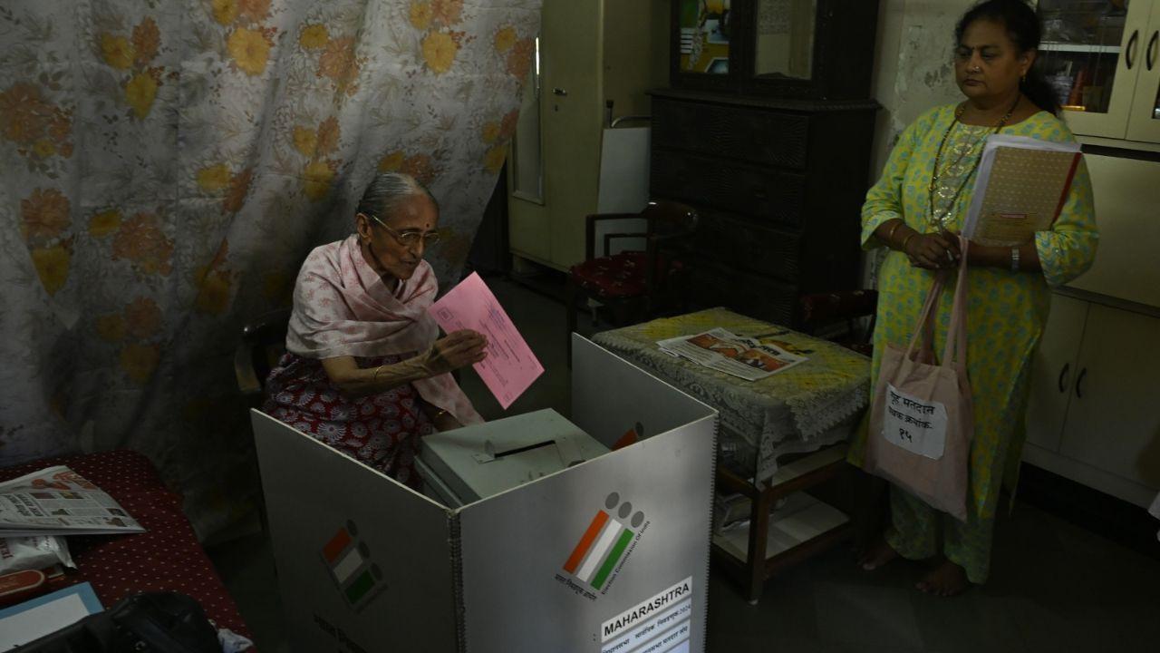 In case PwD or the elderly voters have any queries, they can contact on 95941.44999. On requesting the necessary vehicle facility, the authorities will make arrangements