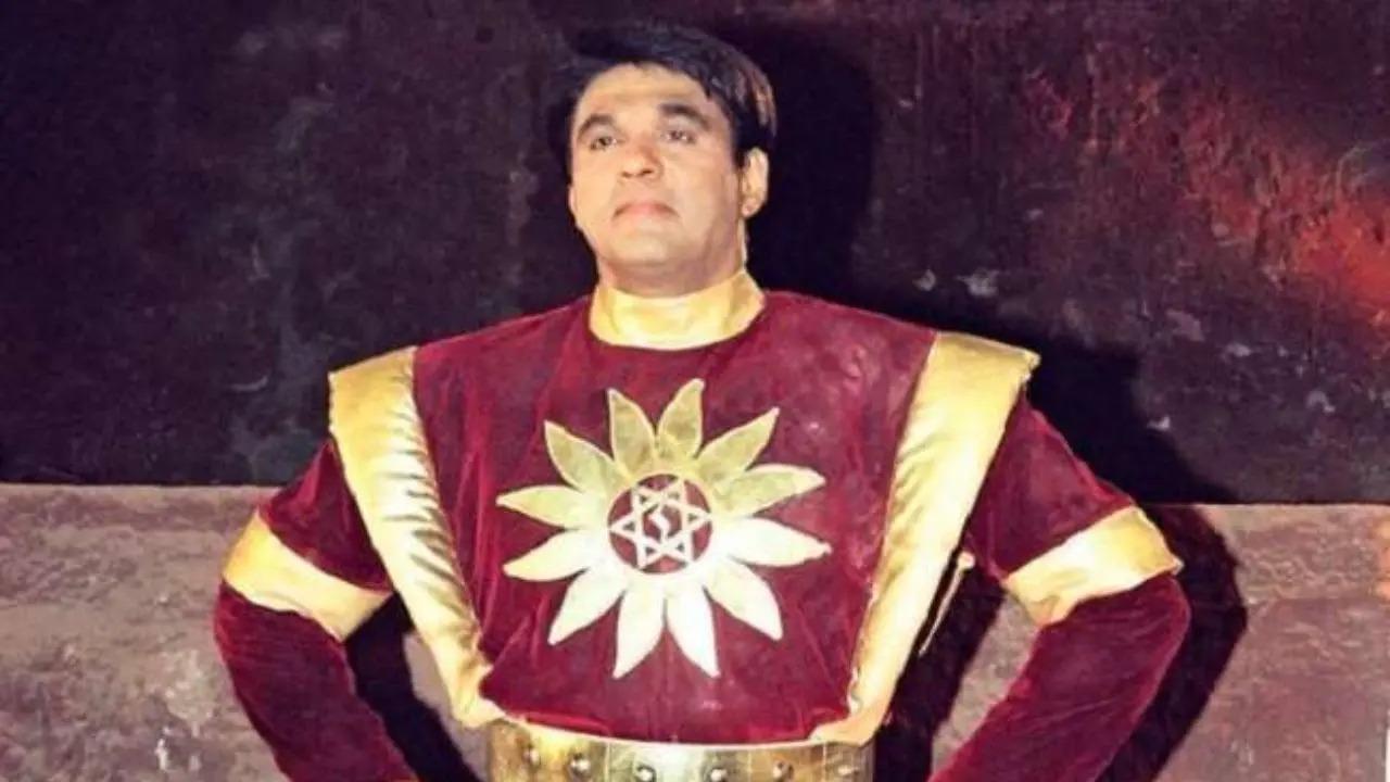 Shaktimaan
India’s OG superhero dons a maroon suit, with a bright gold sun in the middle, which is symbolic of his superhuman powers. It also features a gold collar, gallace and shield around the waste.
This superhero costume was all the rage among the 90s kids with many even recreating the look themselves.