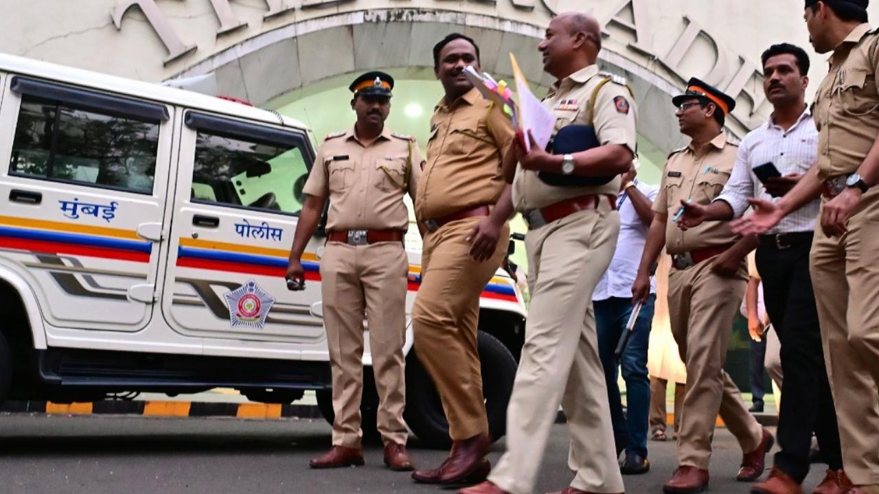 IN PHOTOS: Mumbai Police arrives at BJP leader's press briefing