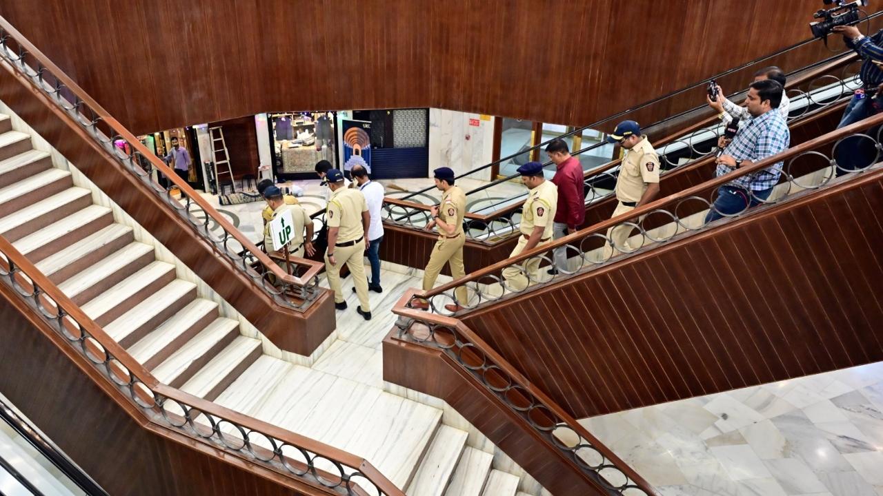 <p>After a ruckus of over three hours at the hotel, Hitendra Thakur, his son Kshitij, Tawde, and BJP candidate Naik decided to hold a press conference at the hotel. However, as the press conference started, it was stopped by poll officials stating it was illegal</p>