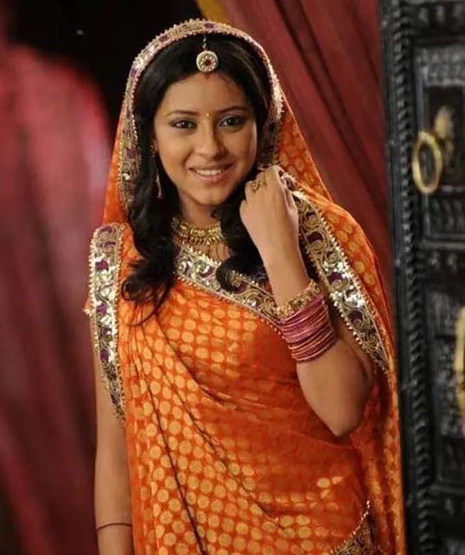 'Balika Vadhu' actor Pratyusha Banerjee dies by suicide in Mumbai flat