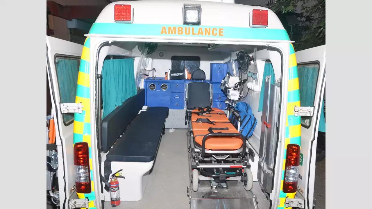 Mumbai: Pregnant woman dies in ambulance lacking oxygen in Palghar