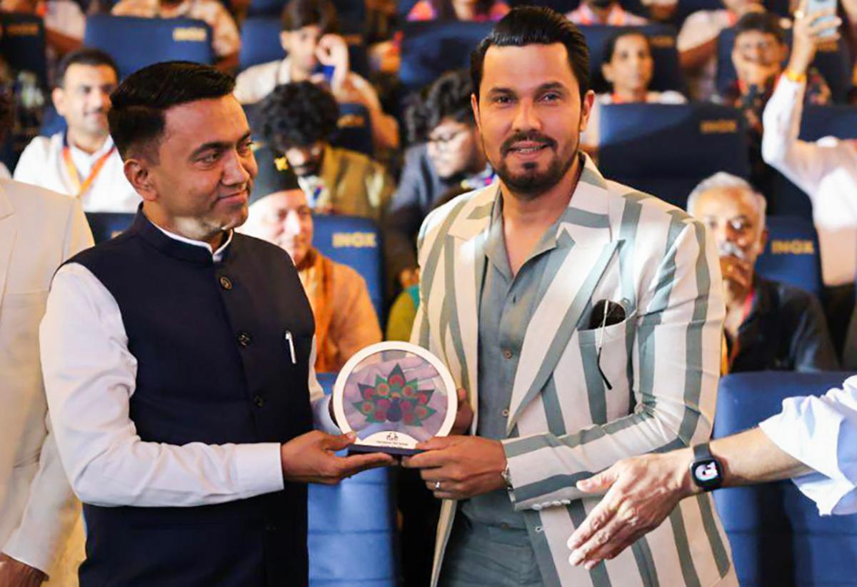 Randeep Hooda's directorial 'Swatantrya Veer Sawarkar' premiered at IFFI and the actor had a conversation about the film and his financial struggles while making the film. 