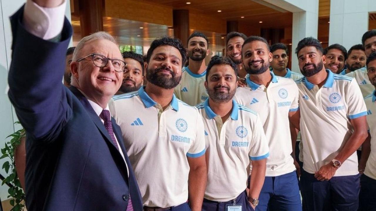 Mr Anthony Albanese was also seen taking a selfie picture with the whole Team India