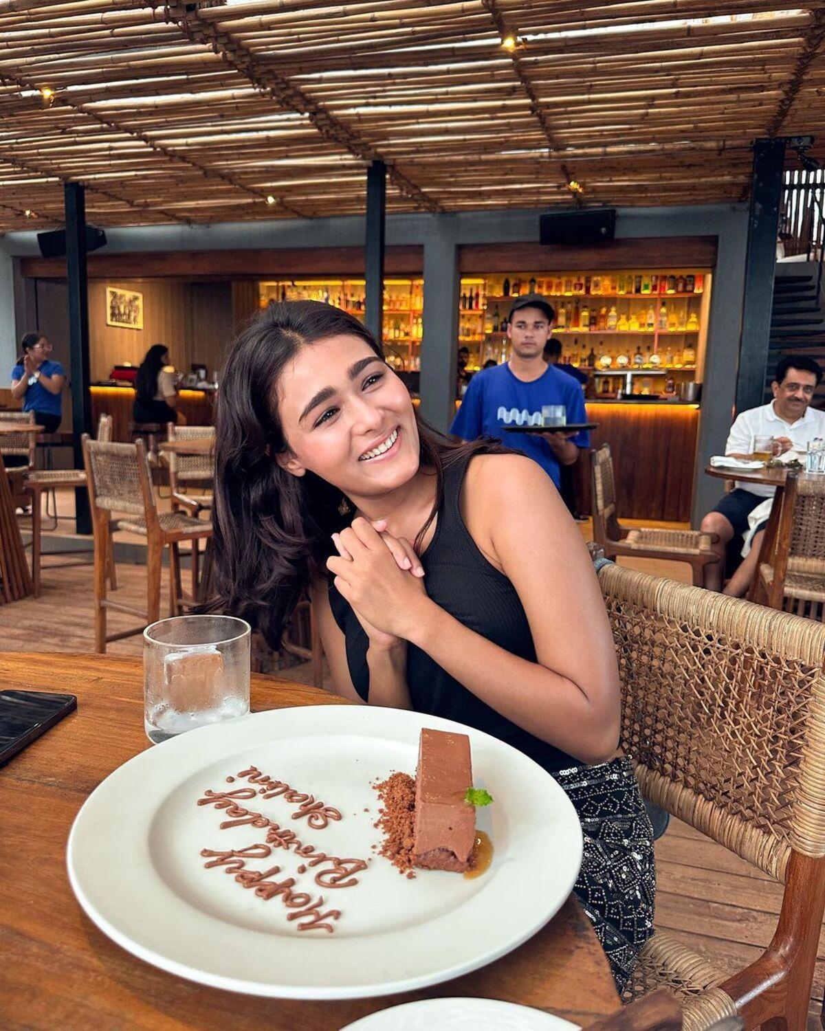 Shalini added that she doesn't have a planned choice between a cheat meal or a cheat day. The actress mentioned that it depends on her schedule and how her week has panned out.