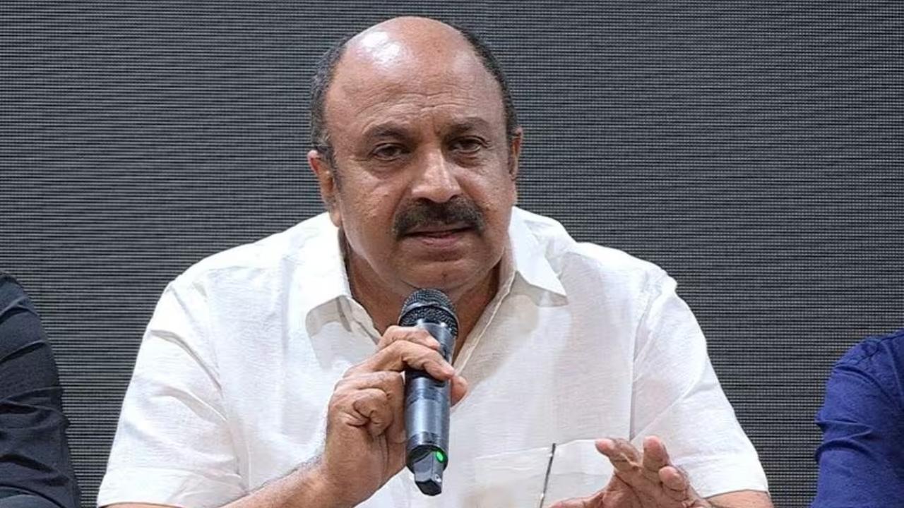 Malayalam veteran actor Siddique has been granted anticipatory bail in rape case. He has been told to surrender his passport and cooperate in the investigation of the case. Read More