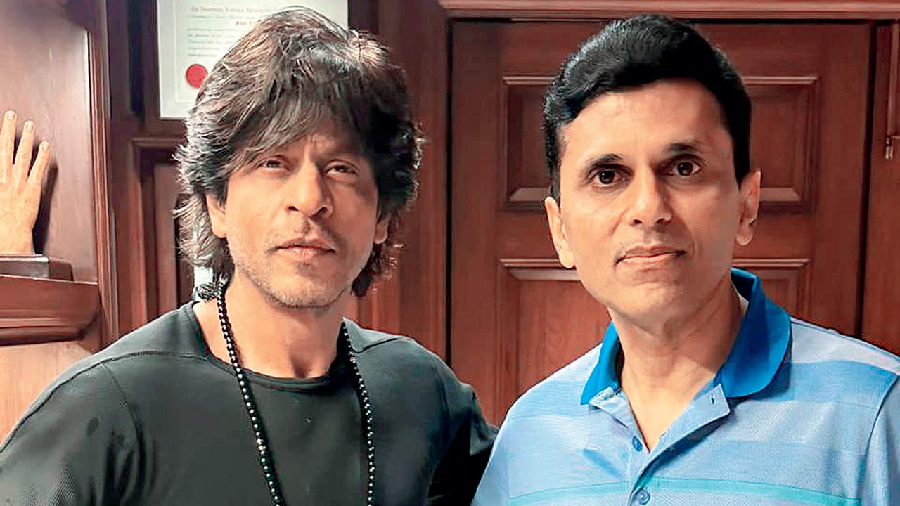 SRK-Pandit’s spiritual bonding