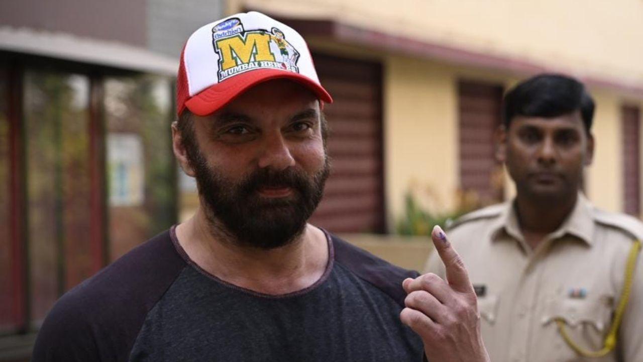 Actor Sohail khan shows inked finger after casting his vote at St Anne's school bandra (Pic: Ashish Raje)