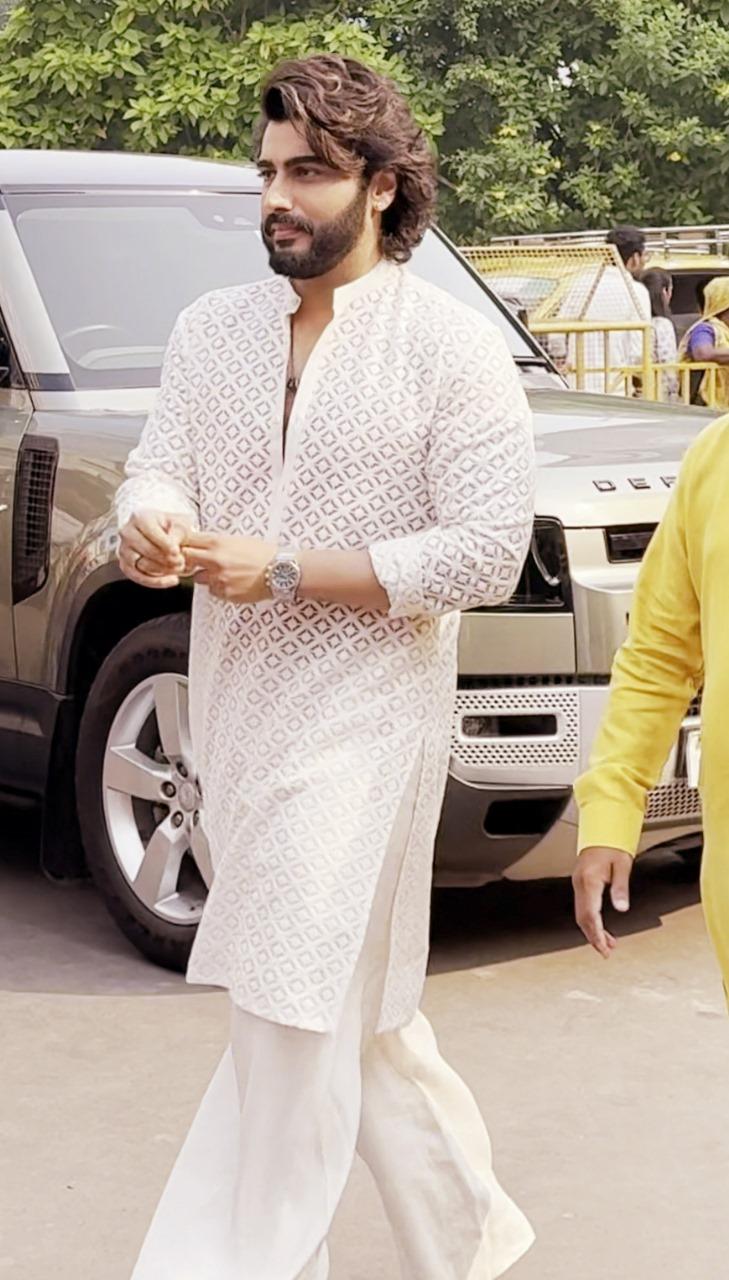 On the day of Singham Again release, Arjun Kapoor visited Siddhivinayak temple