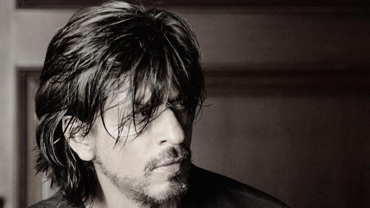 Fauji served as Colonel Kapoor’s homage to the Indian Army, presenting a realistic portrayal of cadet life as young men trained to become commandos. Shah Rukh was initially designated to land a smaller role while Kapoor’s son Bobby was to play one of the leads, Abhimanyu. But Bobby, who was already the cameraman, had to bow out