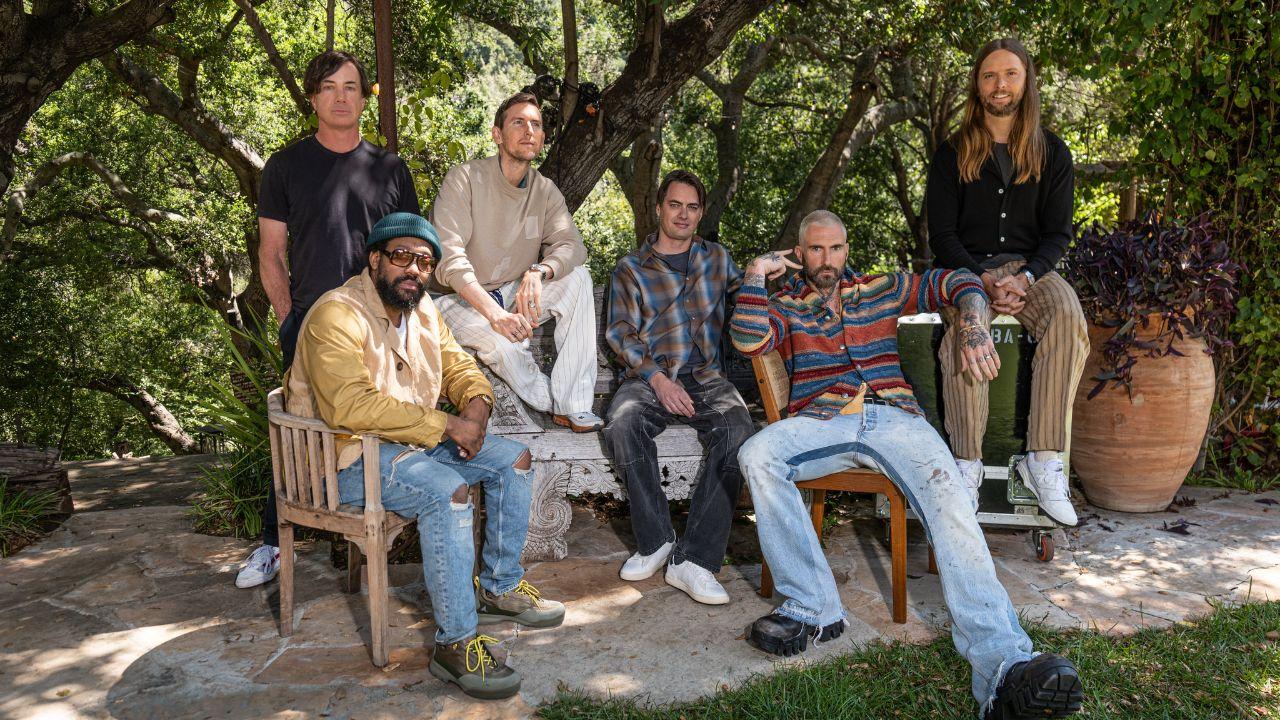 Maroon 5 
The much-anticipated Maroon 5 concert in Mumbai will mark the band's debut in India. Moves Like Jagger, Sugar, Girls Like You, Animals, and Payphone are among the band's most well-known hits.Details:December 3, Mahalaxmi Race Course, Mumbai