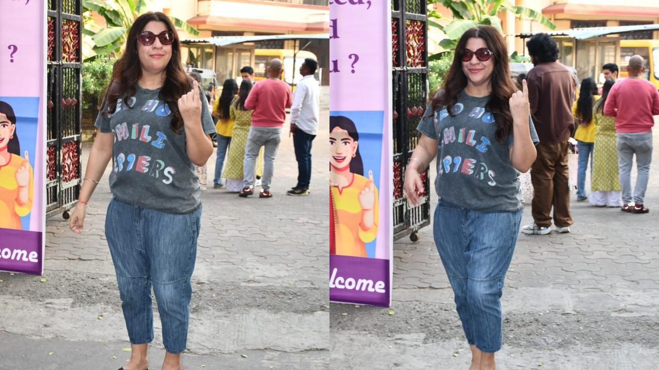 Zoya Akhtar kept it casual with a tee and blue jeans, completing the look with sunglasses. (Pic: Yogen Shah)