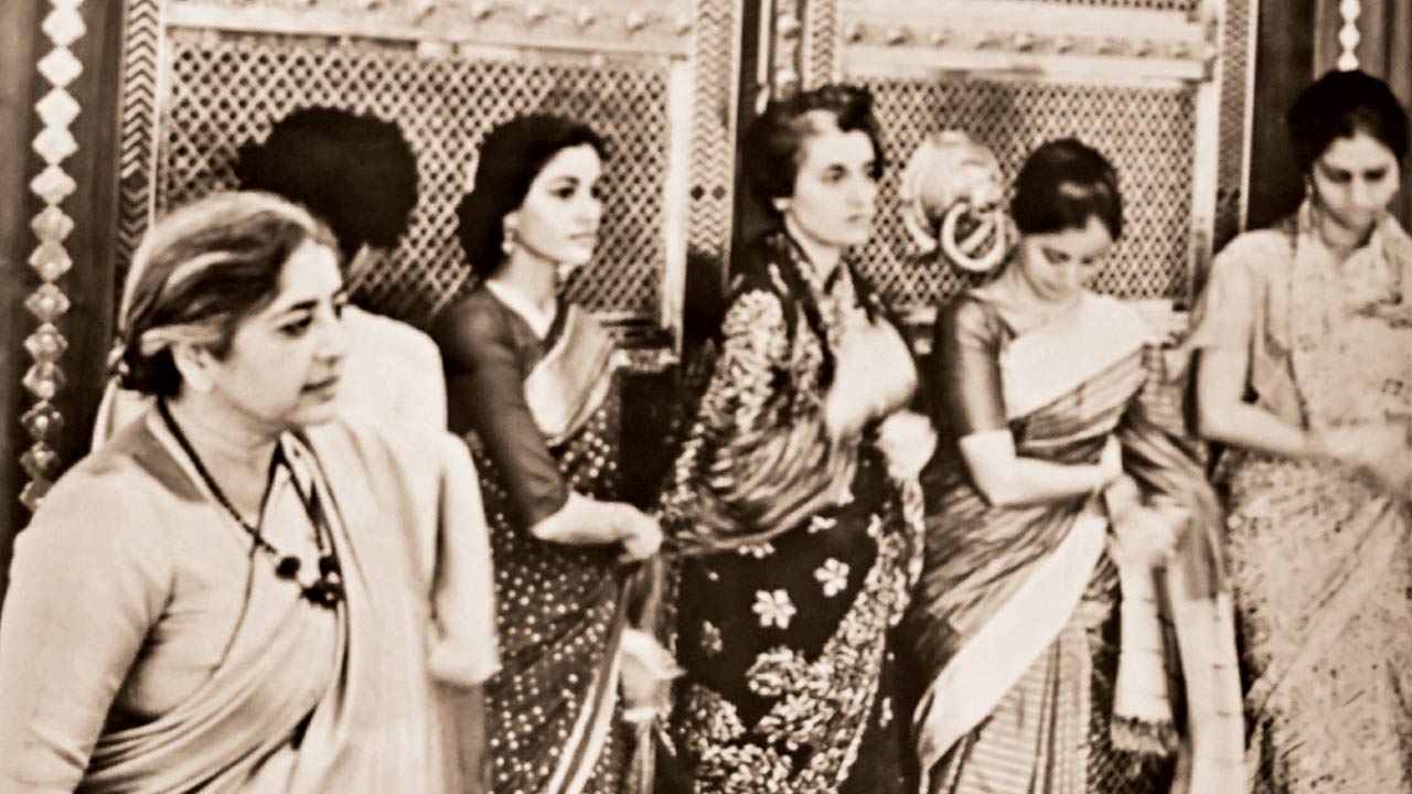 Pupul Jayakar and Indira Gandhi outside the India Pavilion at the 1964 fair