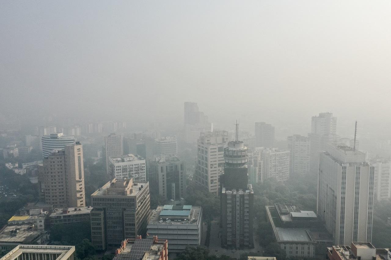 While the minimum temperature was recorded at 20.4 degrees Celsius, four notches above the season's average, the Air Quality Index (AQI) at 9 am was 327