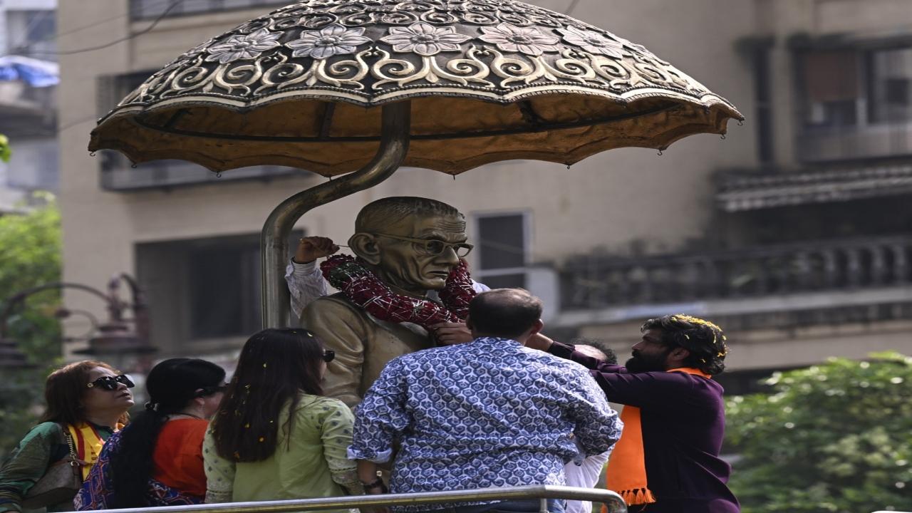 Before filing his nomination, Amit also paid tributes to freedom fighter Vinayak Damodar Savarkar