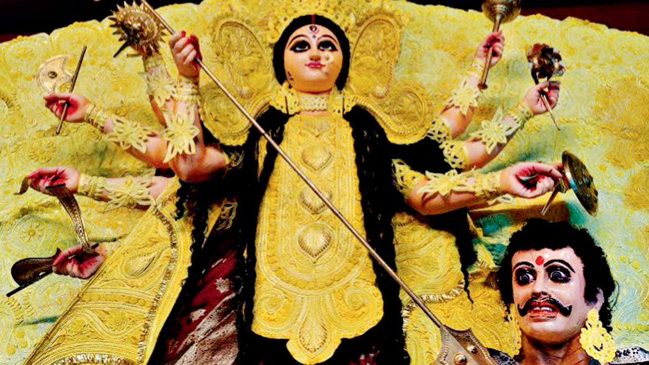 A moment from the Aamra Prabashi pandal last year