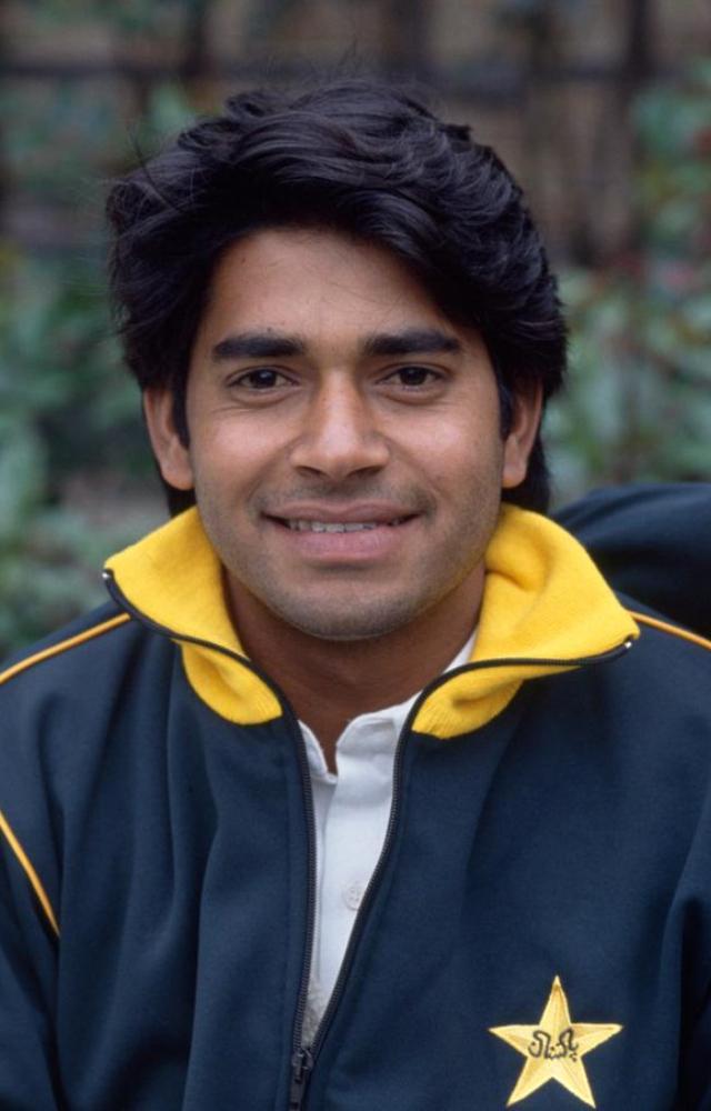 Aaqib, Saqlain in fray to replace Gary