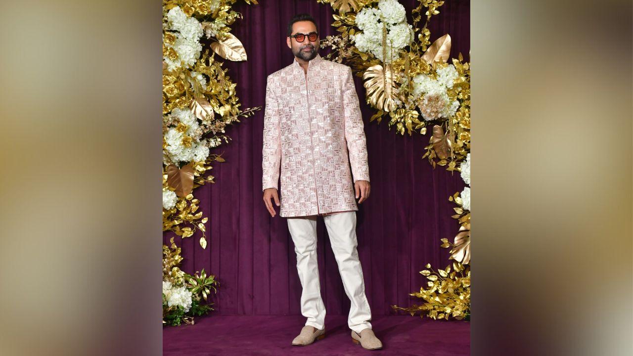 It was no different with Abhay Deol. Known to be naturally stylish, Deol pulled off an embroidered kurta and paired it with white pajamas, keeping it traditional yet in vogue.