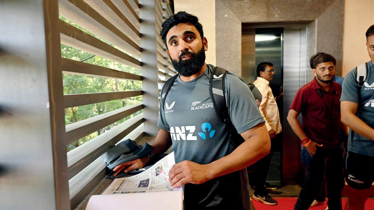 Ajaz gets scrapbook on all-10 feat from collector