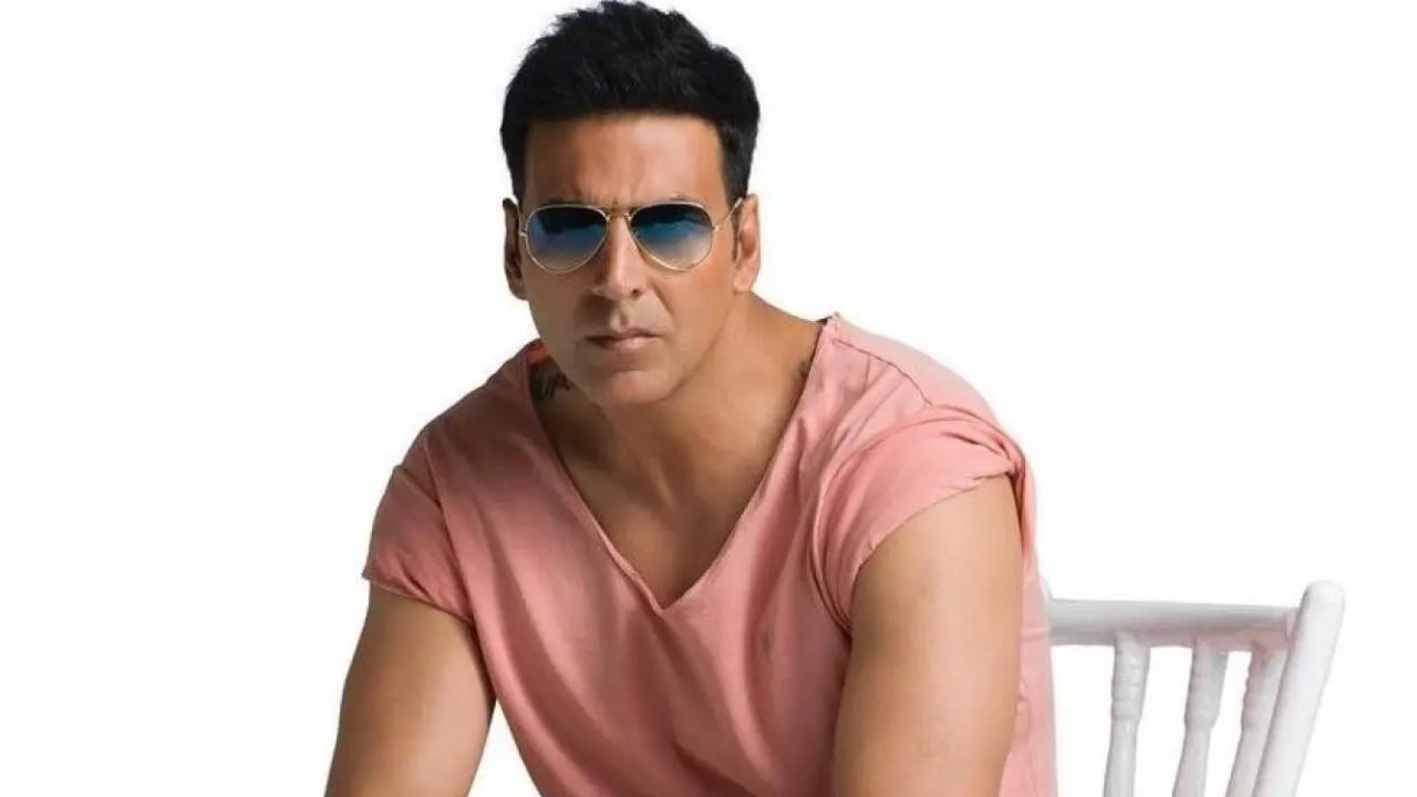 In the spirit of Diwali, Akshay Kumar has come up with a unique and innovative gift. He has started an initiative to feed monkeys on the outskirts of Ayodhya. Read More