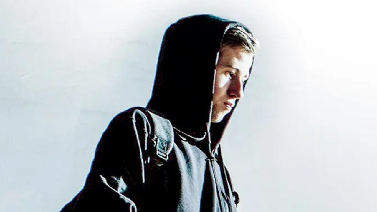 Faded:Becoming an instant hit, Alan Walker released 'Faded' in December 2015, which eventually introduced him to the world. Sung by Norwegian singer Iselin Solheim, he debuted the live performance of the song which had an EDM and Electro House mix, at the 21st Winter Games in Oslo