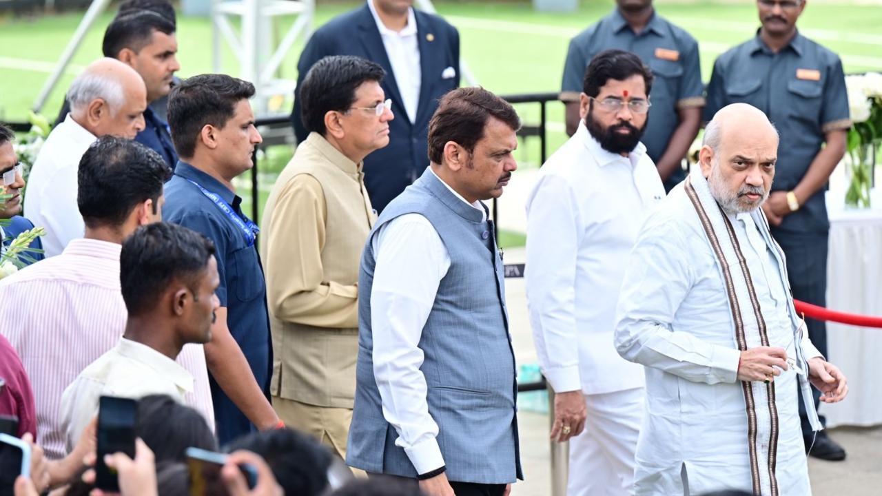 Amit Shah along with Devendra Fadnavis, CM Shinde on Thursday paid respects to industrialist Ratan Tata in Mumbai. Pics/Shadab Khan