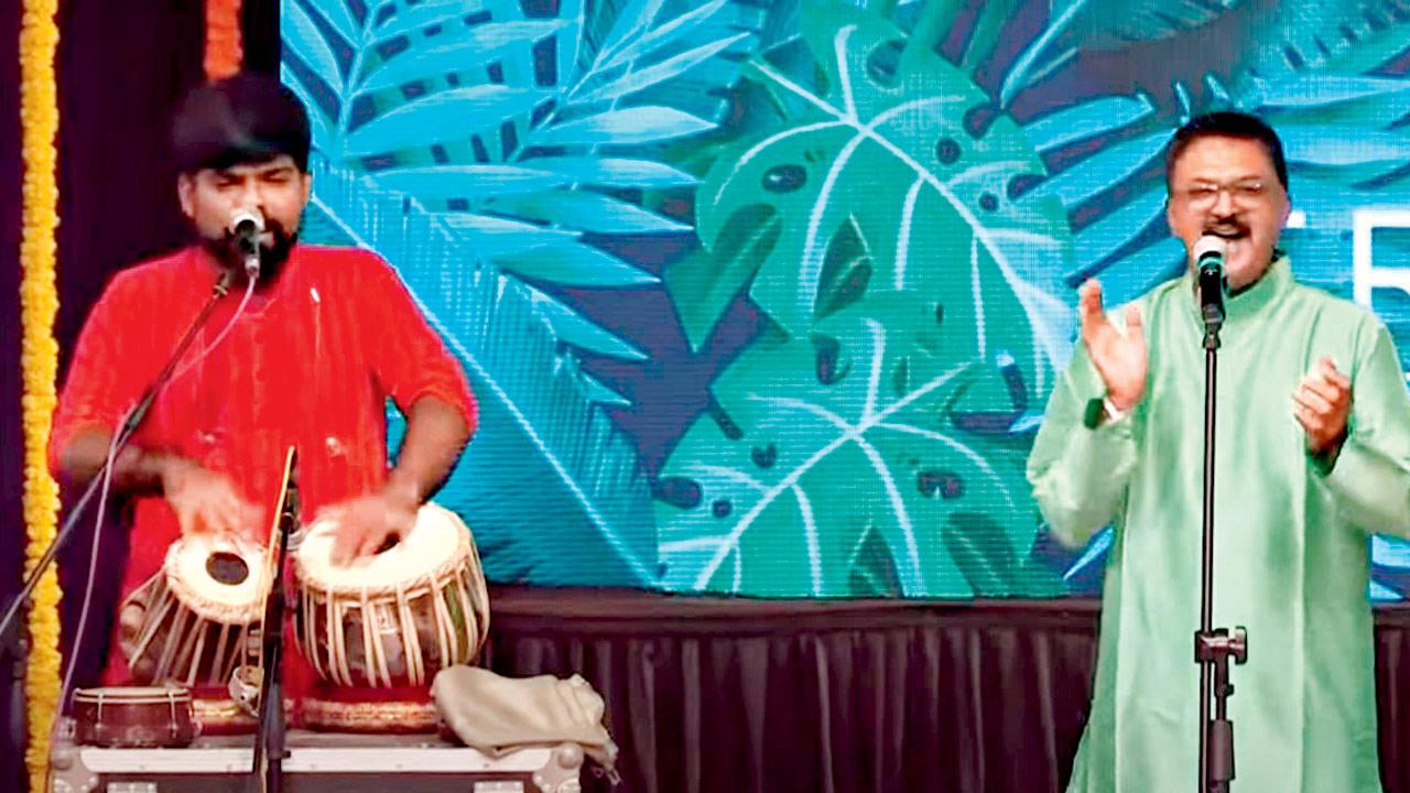 Shinde in a moment from his recent performance in Dadar. Pics Courtesy/Youtube